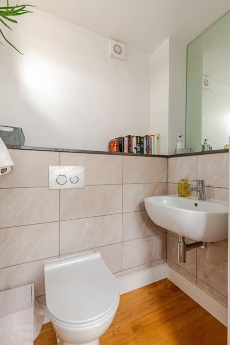 Modern City Centre House With Free Parking Cantorbéry Extérieur photo