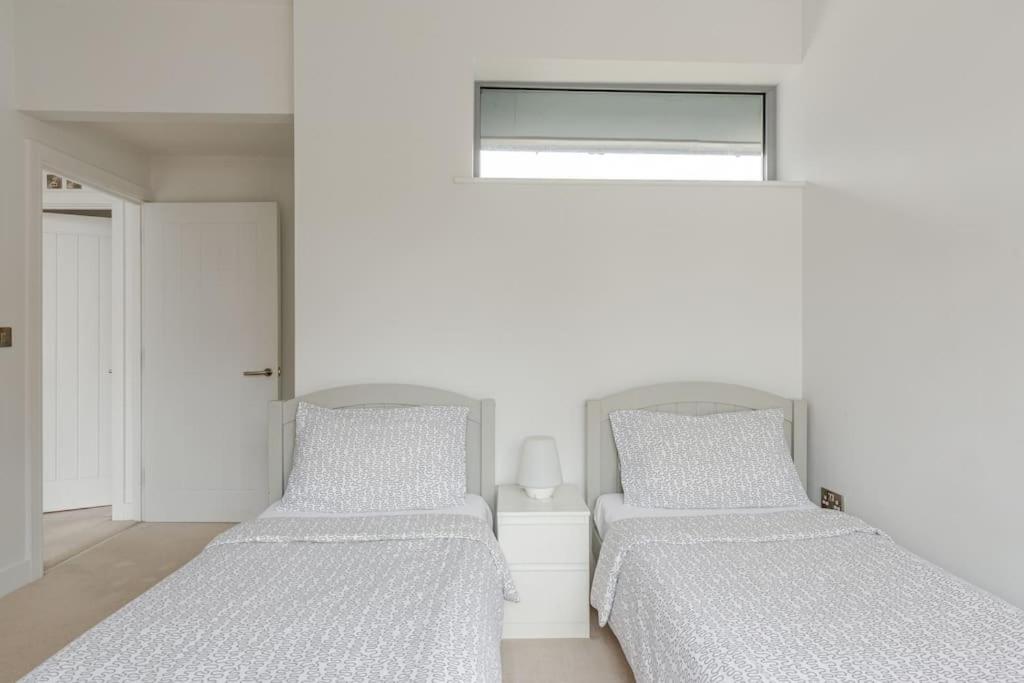 Modern City Centre House With Free Parking Cantorbéry Extérieur photo