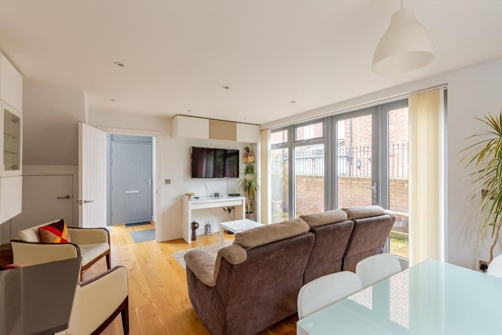 Modern City Centre House With Free Parking Cantorbéry Extérieur photo