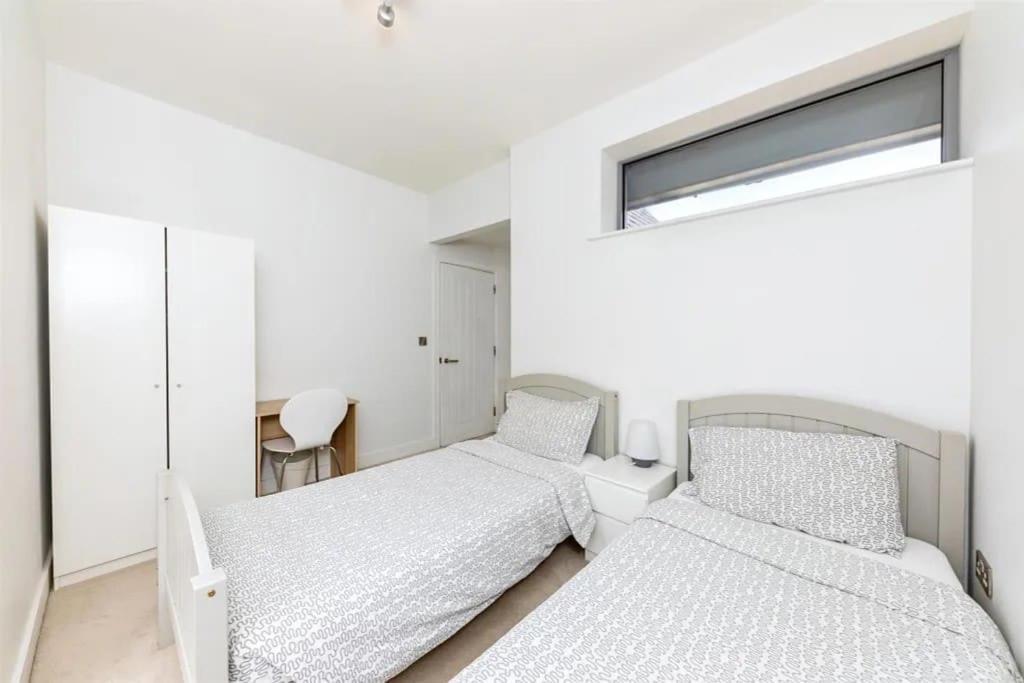 Modern City Centre House With Free Parking Cantorbéry Extérieur photo