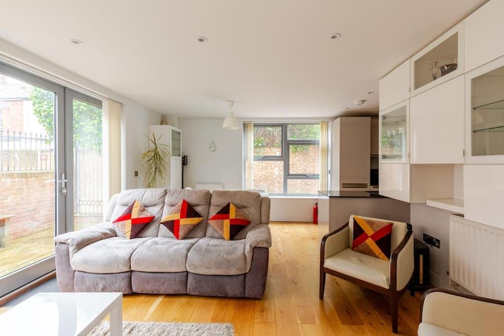 Modern City Centre House With Free Parking Cantorbéry Extérieur photo
